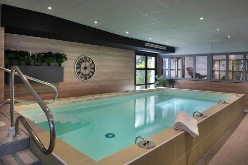 Domitys The Sources Of Gascony - Location and Amenities