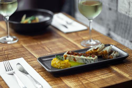 DoubleTree by Hilton Manchester Piccadilly - Hotel Facilities and Amenities