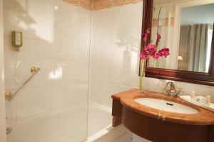Duquesne Eiffel Hotel - Guest Experiences and Reviews