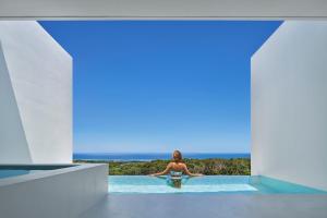 EMIL NAKIJIN - Unwind in Luxury and Comfort