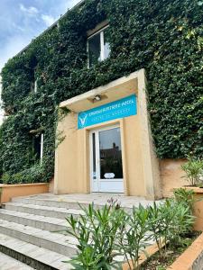 Erawan Boutique Hotel - Accommodations and Amenities