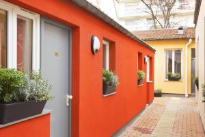 Family Residence - Guest Experience and Amenities