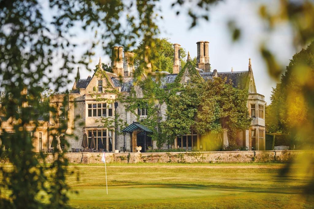 Foxhills Club & Resort Review