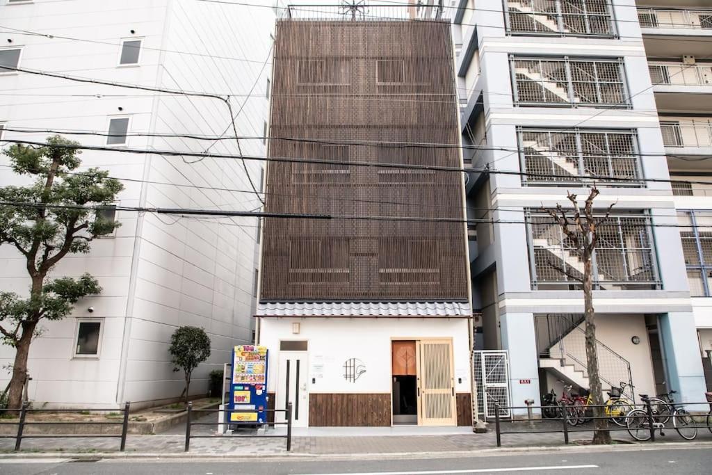 Funhouse-TO North Umeda GuestResidence Review