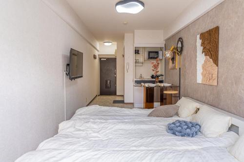 G57 New Inn Central Shinjuku - 5 Mins to Station, Max 4 Directly Accessible to Shinjuku, Hot Spring Bath, Outdoor Space With Wooden Deck, Original Inn - Property Highlights