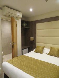 Glendale Hyde Park Hotel - Room Types and Amenities