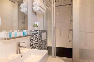 Grand Hotel Du Calvados - Opera - Hotel Amenities and Services