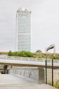 H4 Hotel Wyndham Paris Pleyel Resort - Room Features