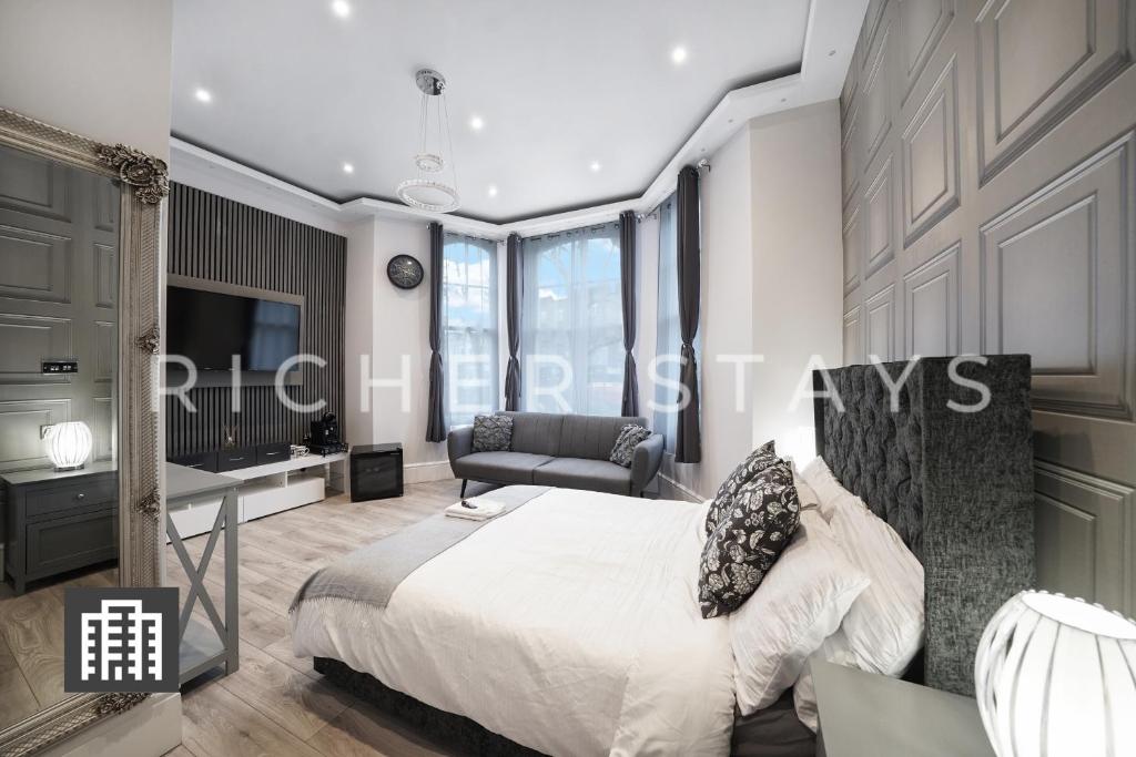 Hackney Suites - En-Suite Rooms & Amenities - Guest Experiences