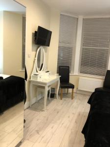 Happy Return Hotel - Accommodation Details