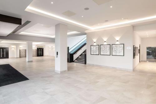 Hilton London Gatwick Airport - Amenities and Services