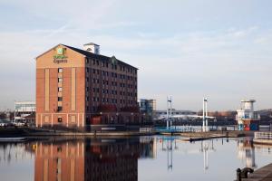 Holiday Inn Express Manchester - Salford Quays, an IHG Hotel - Delightful Dining Options