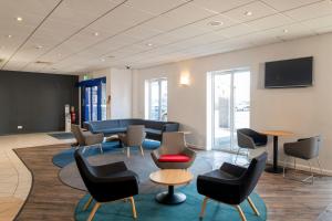 Holiday Inn Express Newcastle Gateshead, an IHG Hotel - Room Types and Amenities