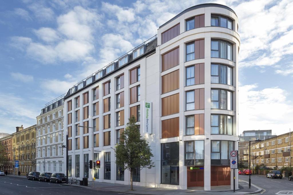 Holiday Inn Express Southwark, an IHG Hotel - Amenities and Services