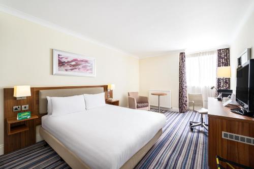 Holiday Inn Leeds-Wakefield M1 Jct40, an IHG Hotel - Room Amenities and Comforts