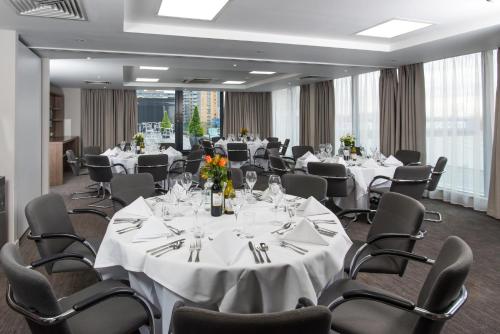 Holiday Inn London West, an IHG Hotel - Room Features