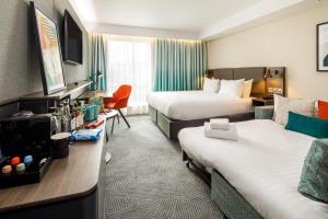 Holiday Inn Manchester Airport T2, an IHG Hotel - Room Types and Amenities