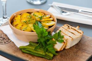 Holiday Inn Salisbury - Stonehenge, an IHG Hotel - Accommodation Options