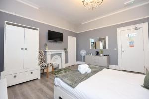 Hotel Anfield - Room Features and Accommodations