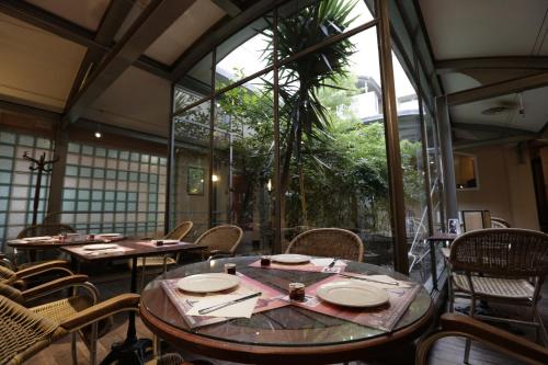 Hotel Au Petit Caporal - Dining and Cuisine