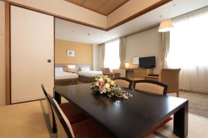 Hotel Awina Osaka - Accommodation Options and Room Amenities
