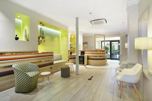 Hotel Berne Opera - Transportation and Accessibility