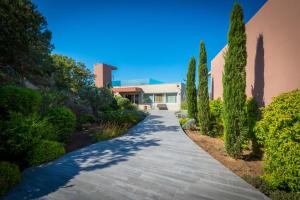 Hotel Black Square - Convenient Policies