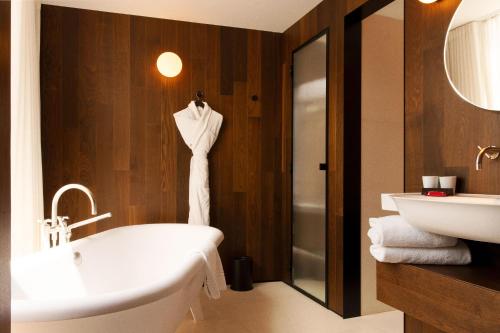 Hotel Bourg Tibourg - Marais, Paris - Nearby Attractions and Activities