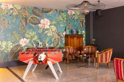 Hotel Bristol - Room Amenities and Facilities