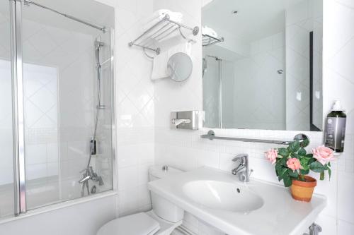 Hotel Caumartin Opéra - Astotel - Amenities and Services Offered