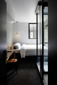 HOTEL CEN - Location Highlights