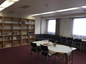HOTEL CROWN HILLS FUJINOMIYA - Amenities and Services