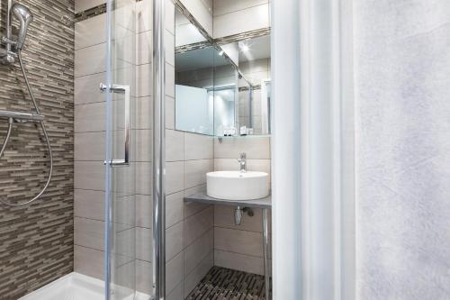 Hotel De Genève - Points About Your Stay