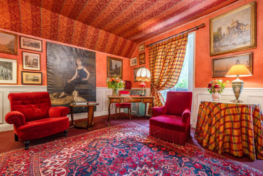 Hotel De Nice - Access to Public Transportation