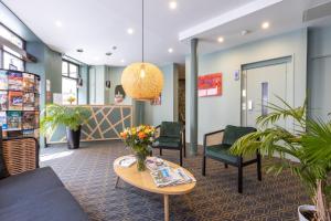 Hotel De Paris - Dining Options Available