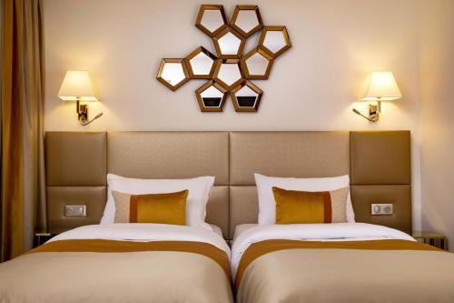 Hotel De Suede Saint Germain - Room Amenities and Features