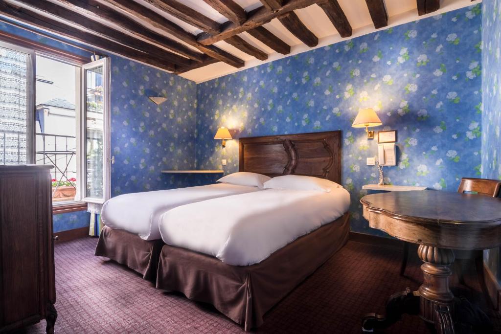 Hotel Du Lys - Unique Room Features and Amenities