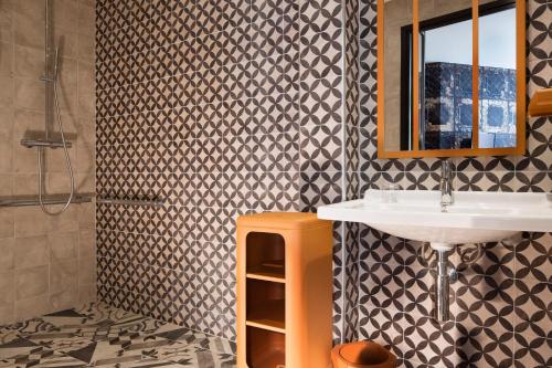 Hotel Espace Champerret - Rooms and Accommodations