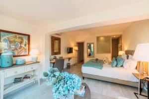 Hotel Font Mourier - Location and Nearby Attractions