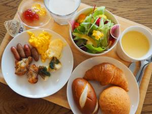 Hotel Gee Haive - Amenities and Facilities