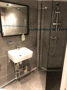 Hotel Geoffroy Marie Opera - Guest Experience and Amenities