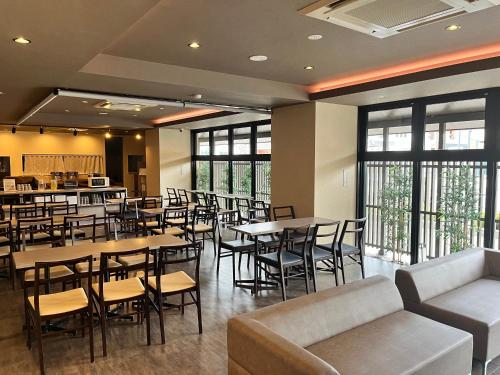 Hotel Japanesque Kyoto Station ZEQUU - Room Features and Amenities