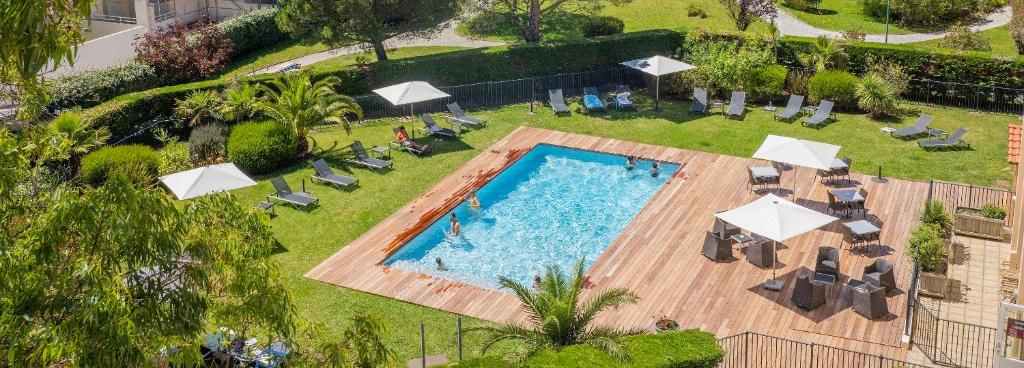 Hotel Jules Verne, BW Signature Collection - Amenities and Guest Experience