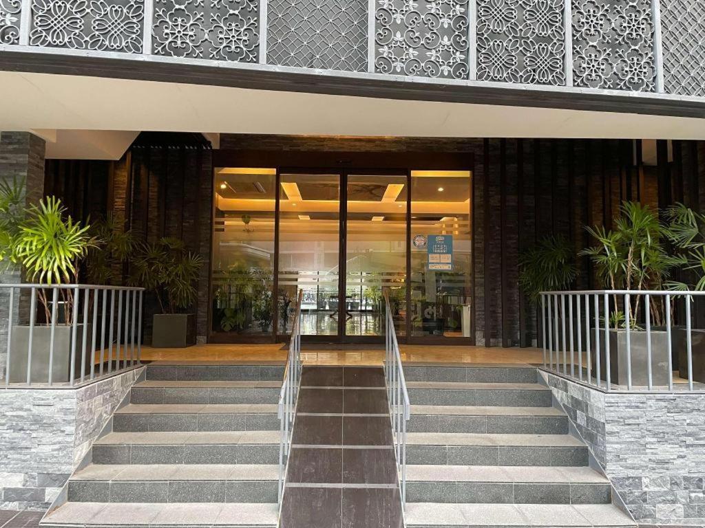 Hotel Kanade Osaka Namba - Room and Booking Information