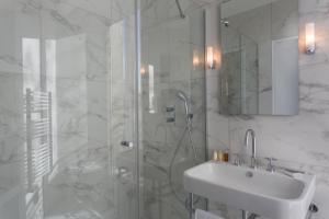 Hotel La Comtesse - How To Book Your Stay