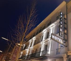 Hotel Le Bristol - How To Book Your Stay