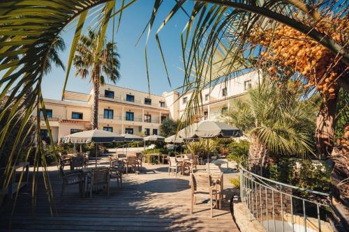 Hotel Le Catalogne - Booking and Accessibility Information
