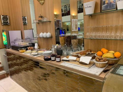 Hotel Le Clery - Location and Accessibility