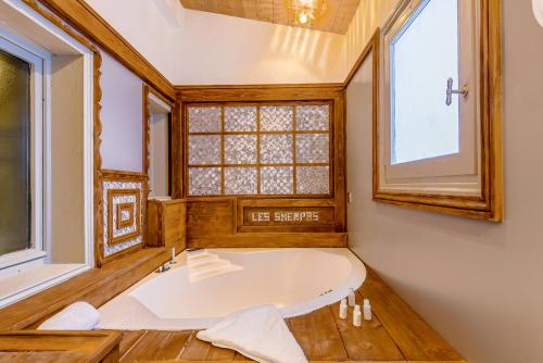 Hotel Les Sherpas - Amenities and Guest Experience