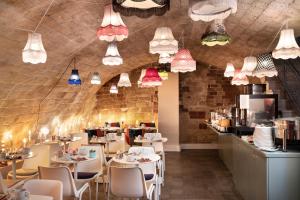 Hotel Marais Home - Cancellation and Age Restrictions